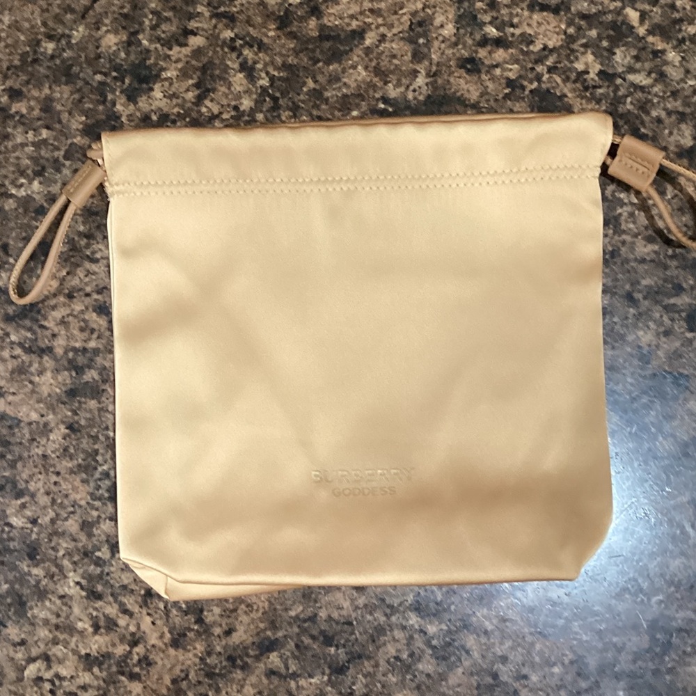 Burberry Beige/tan Cosmetic/Jewelry Bag NEW